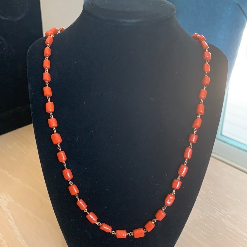 One strand 25 inch necklace